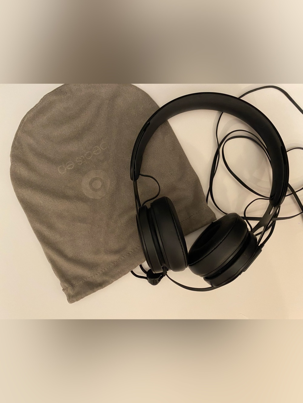 Beats by Dre Black On-Ear Wired Headphones with Carry Pouch